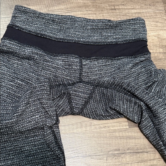 Lululemon Skinny Groove Pant Leggings, Size 2 - Picture 7 of 12